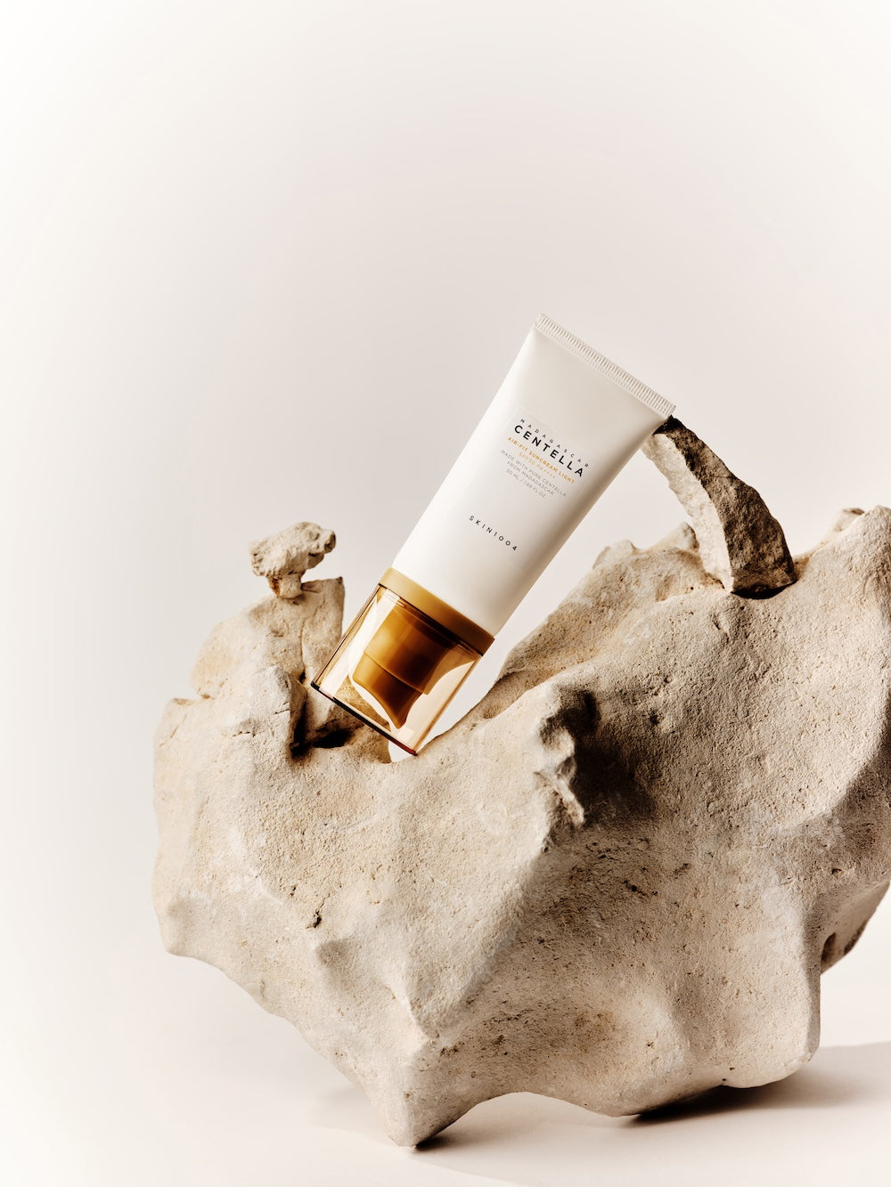 SKIN1004 Madagascar Centella Air-Fit Suncream Light SPF30 PA++++ — Protector solar mineral 50 ml