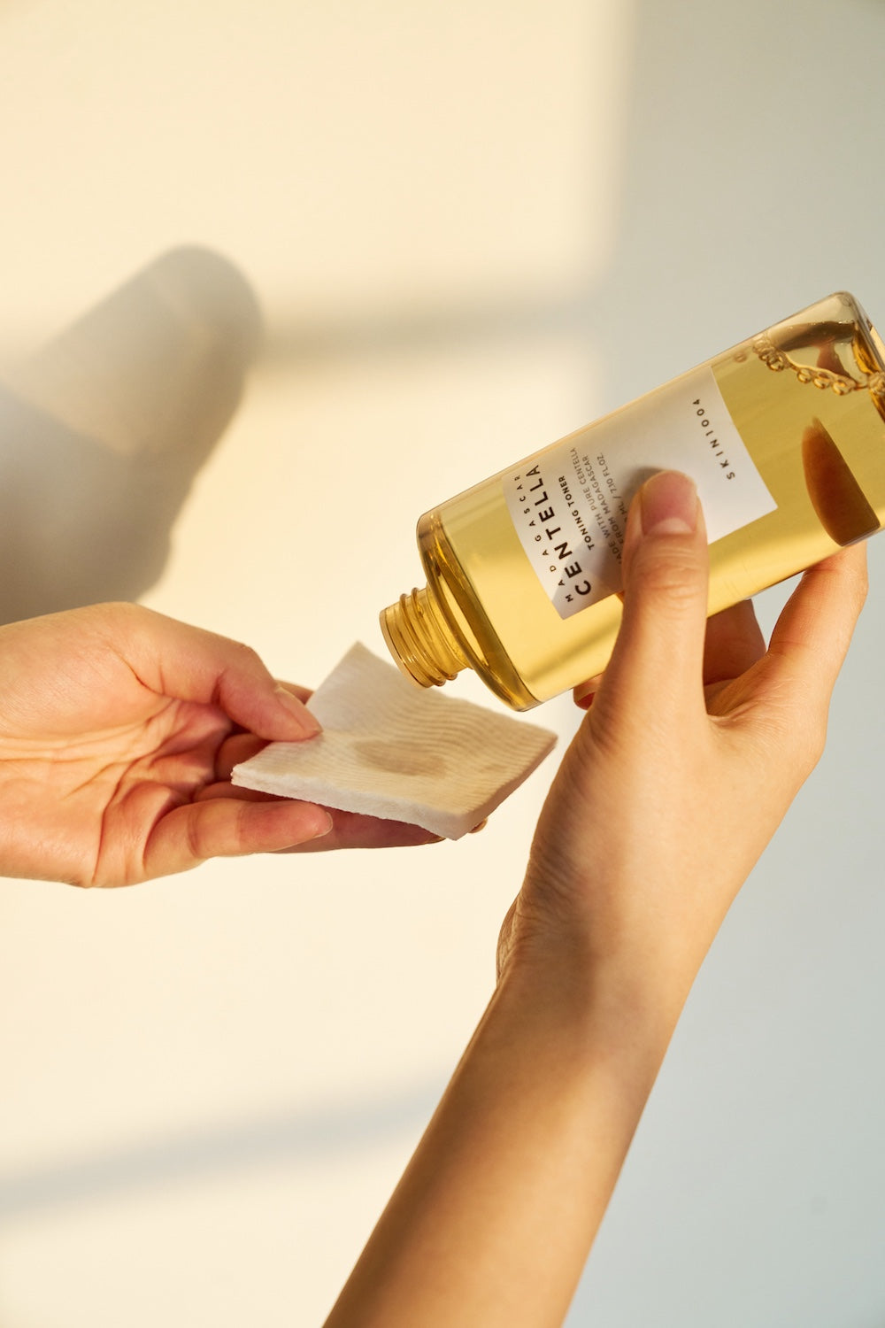SKIN1004 Madagascar Centella Toning Toner — Tónico exfoliante suave 210 ml
